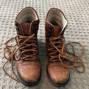Freebird Size 9 tan combat boot
